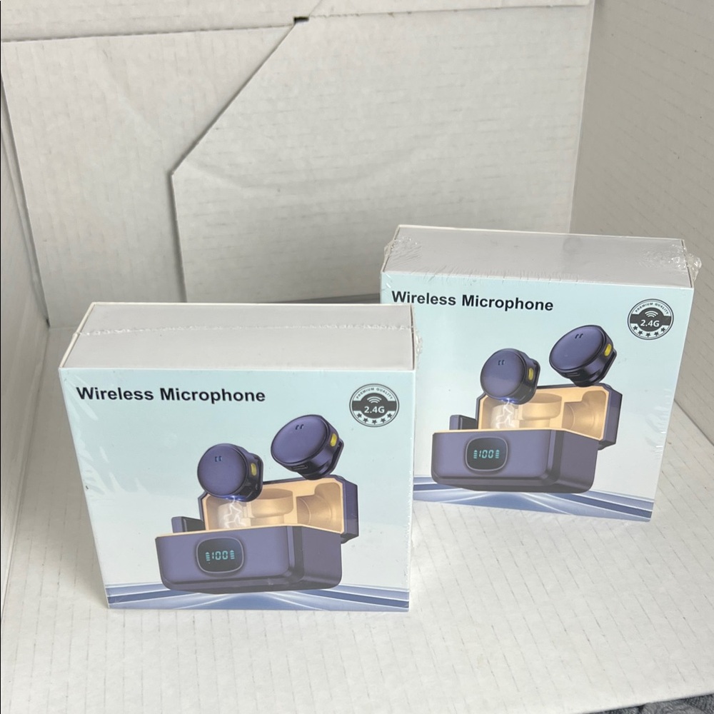 Wireless Microphone Set with Charging Case